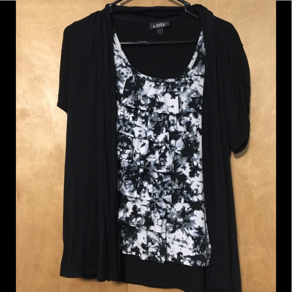 COPY - Black and white top